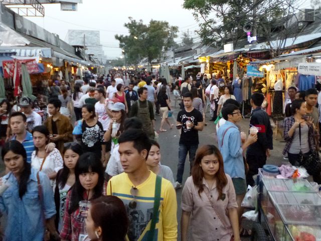 Emsiges Treiben auf dem Chatuchak Weekend Market