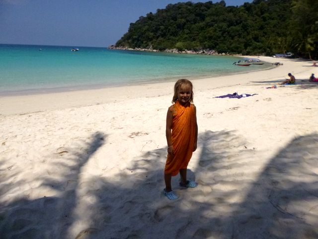 Elisa am Strand um die Ecke
